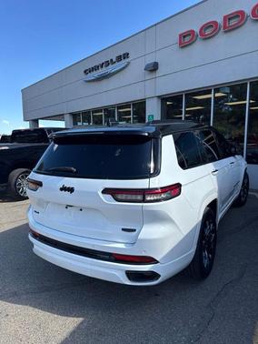 Bright White Clearcoat 2025 Jeep Grand Cherokee L Summit