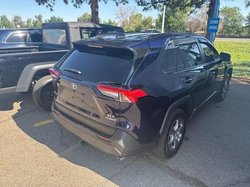 2022 Toyota RAV4 Hybrid XLE