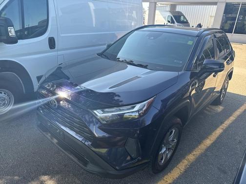 2022 Toyota RAV4 Hybrid XLE