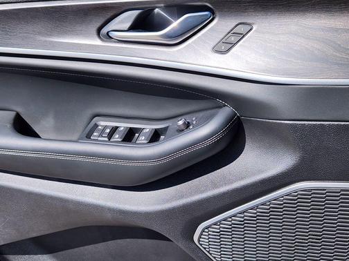 Silver Zynith 2026 Jeep Grand Cherokee Limited
