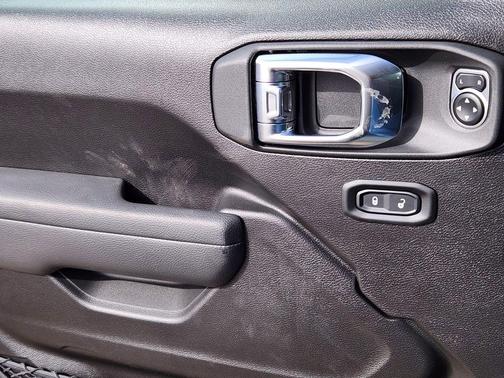 Anvil Clearcoat 2026 Jeep Wrangler Sport