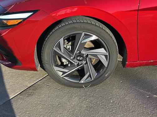 2025 Hyundai ELANTRA Sport