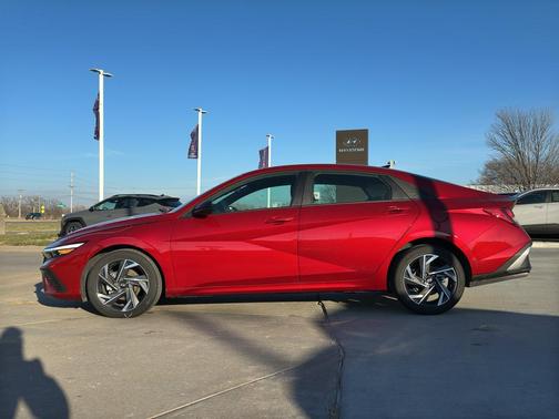 2025 Hyundai ELANTRA Sport