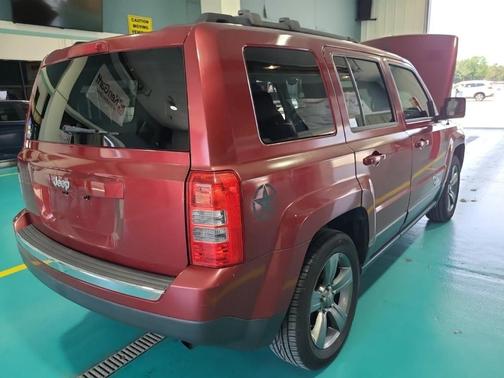 Deep Cherry Red Crystal Pearlcoat 2014 Jeep Patriot Latitude