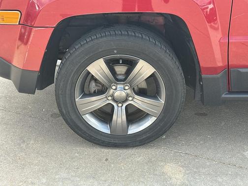 Deep Cherry Red Crystal Pearlcoat 2014 Jeep Patriot Latitude