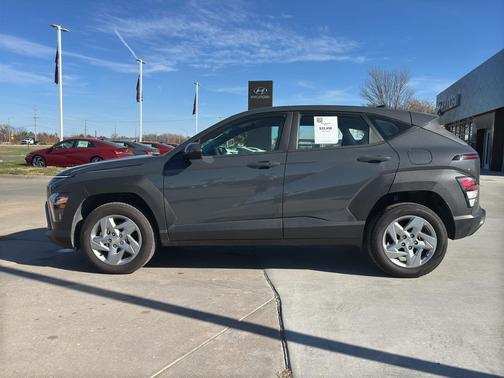 2024 Hyundai KONA SE
