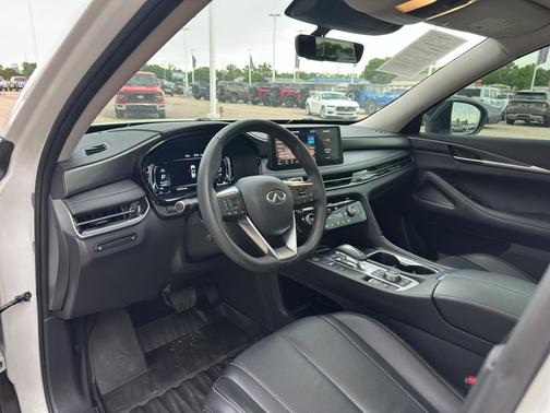 Majestic White 2025 INFINITI QX60 Luxe