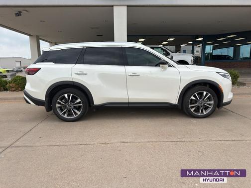 Majestic White 2025 INFINITI QX60 Luxe