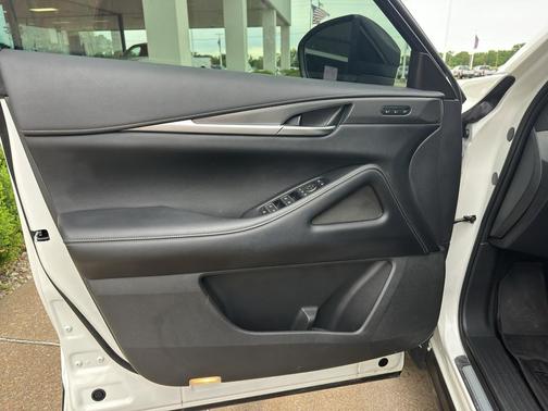 Majestic White 2025 INFINITI QX60 Luxe