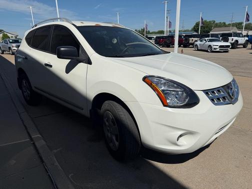 Pearl White 2014 Nissan Rogue Select S
