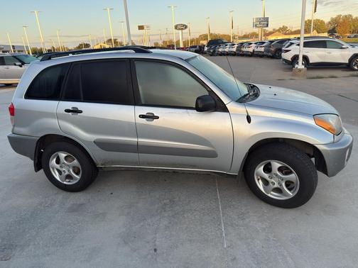 2002 Toyota RAV4 Base