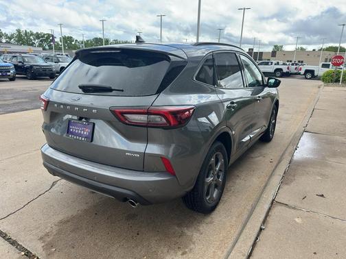 Carbonized Gray Metallic 2024 Ford Escape ST-Line