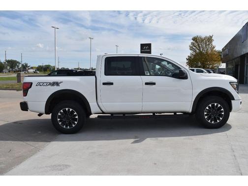 2024 Nissan Titan PRO-4X