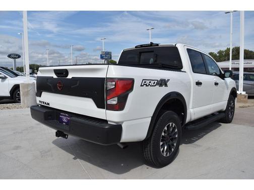 2024 Nissan Titan PRO-4X
