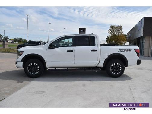 2024 Nissan Titan PRO-4X