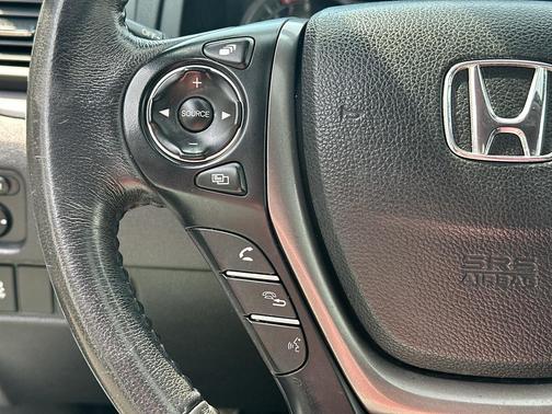 White Diamond Pearl 2018 Honda Pilot EX-L