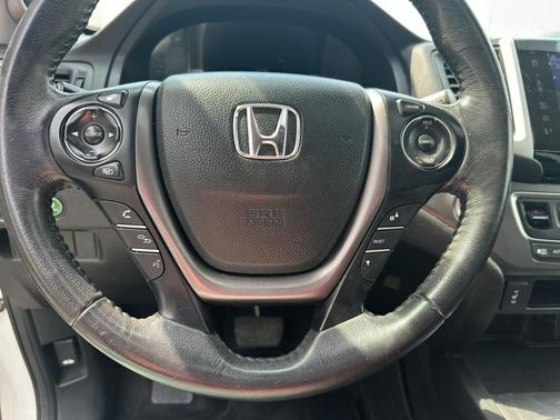 White Diamond Pearl 2018 Honda Pilot EX-L