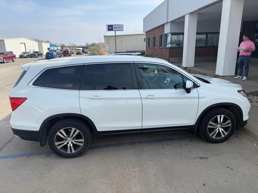 White Diamond Pearl 2018 Honda Pilot EX-L