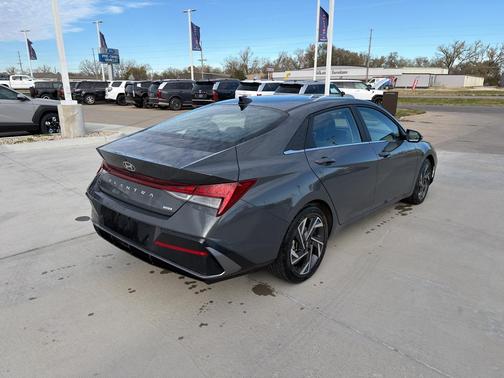 2024 Hyundai ELANTRA HEV Limited