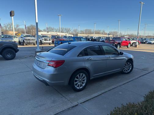 2014 Chrysler 200 Limited