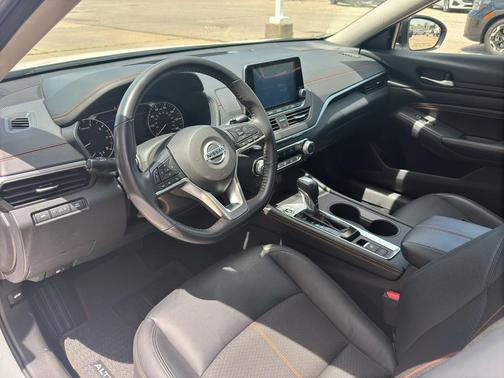 Pearl White Tricoat 2022 Nissan Altima SR Intelligent AWD