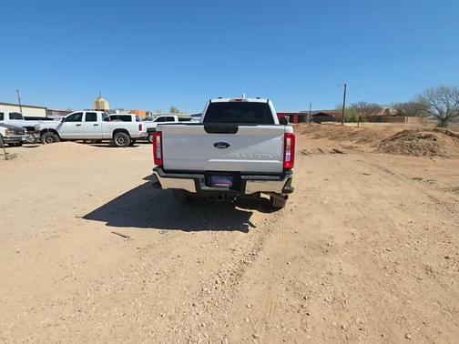 Oxford White 2024 Ford F-250 XL