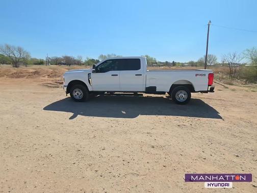 Oxford White 2024 Ford F-250 XL