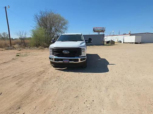 Oxford White 2024 Ford F-250 XL
