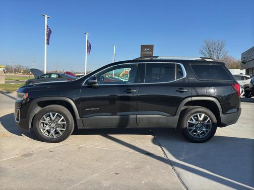 2023 GMC Acadia FWD SLT