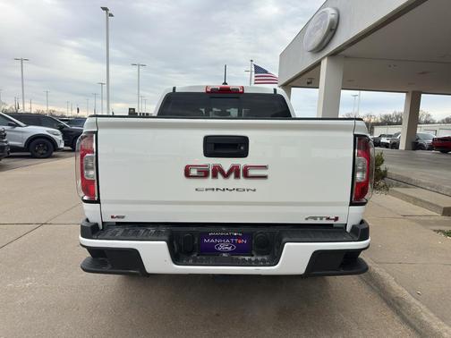 Summit White 2022 GMC Canyon AT4