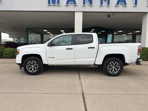 Summit White 2022 GMC Canyon AT4