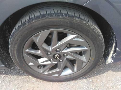 Ecotronic Gray 2024 Hyundai ELANTRA SEL