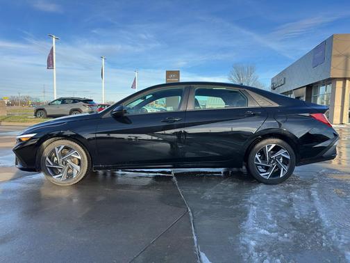 2025 Hyundai ELANTRA Sport