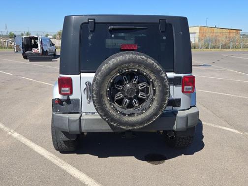 Bright Silver Metallic Clearcoat/Black Hard Top 2007 Jeep Wrangler Unlimited Sahara