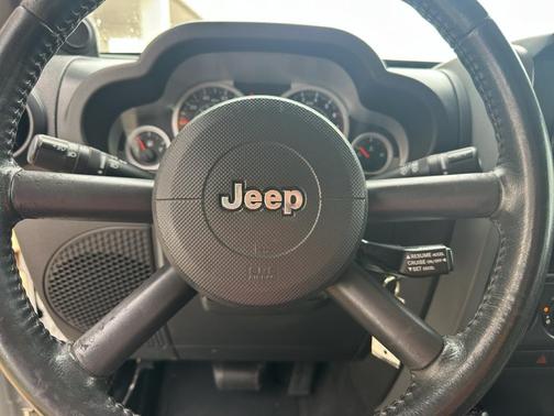 Bright Silver Metallic Clearcoat/Black Hard Top 2007 Jeep Wrangler Unlimited Sahara