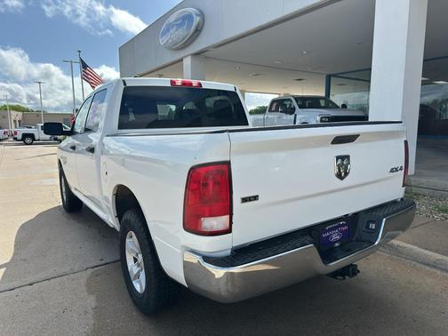 Bright White 2022 RAM 1500 Classic SLT