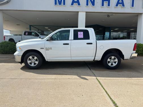 Bright White 2022 RAM 1500 Classic SLT
