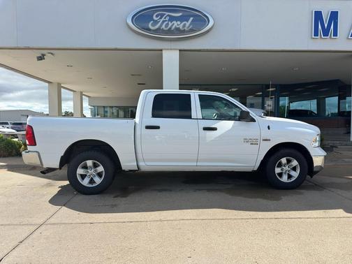Bright White 2022 RAM 1500 Classic SLT