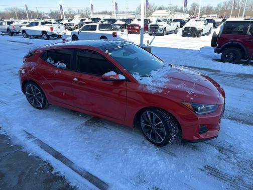 2019 Hyundai Veloster 2
