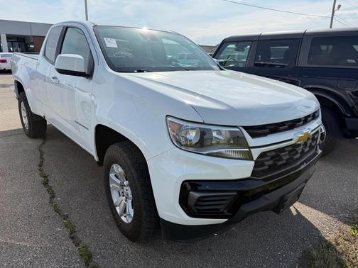 Summit White 2022 Chevrolet Colorado LT