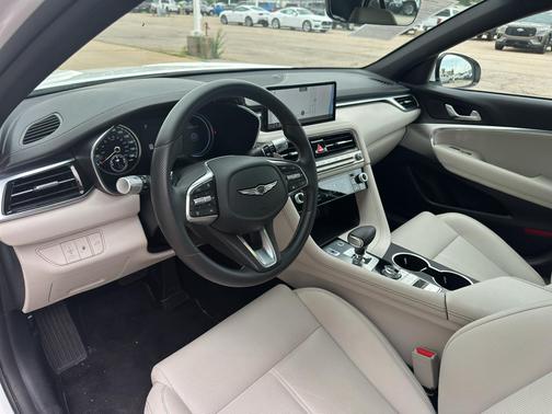 Alta White 2025 Genesis G70 2.5T RWD