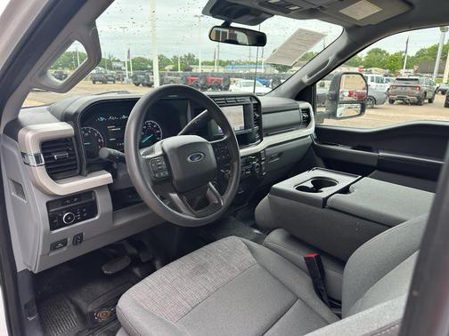 Oxford White 2024 Ford F-350 XLT