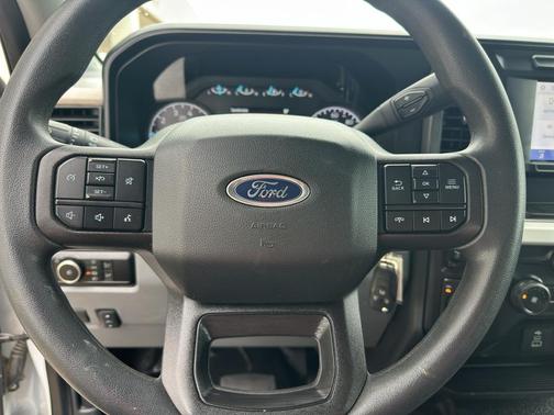 Oxford White 2024 Ford F-350 XLT