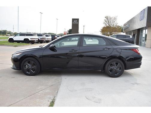 2023 Hyundai ELANTRA HEV Blue