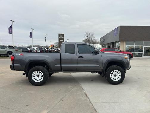 2020 Toyota Tacoma SR5