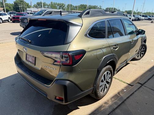 Autumn Green Metallic 2024 Subaru Outback Premium
