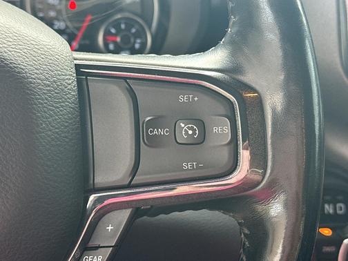 Diamond Black Crystal Pearl 2020 RAM 1500 Big Horn/Lone Star