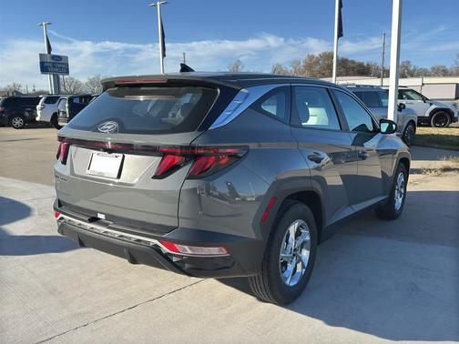 2024 Hyundai TUCSON SE