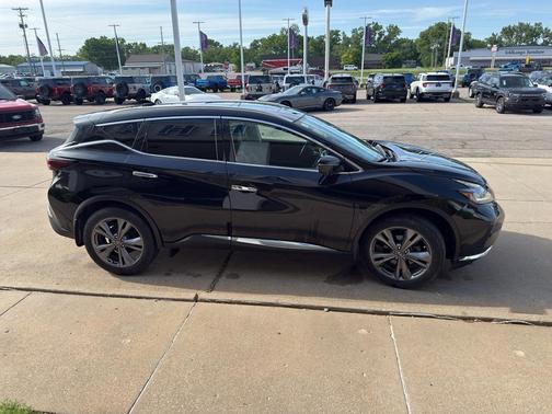 Magnetic Black Pearl 2021 Nissan Murano Platinum Intelligent AWD