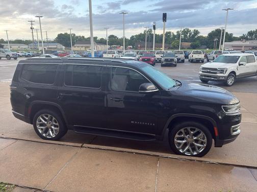 Diamond Black Crystal Pearlcoat 2022 Jeep Wagoneer Series I 4x4